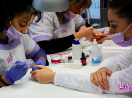 CORSI DI RICOSTRUZIONE UNGHIE & NAIL ART