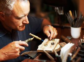 Corso di Oreficeria Moderna (lavorazioni,incassatura,incastonatura,rifinitura)
